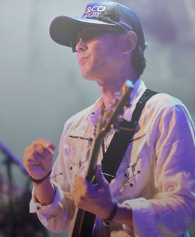 tom トム